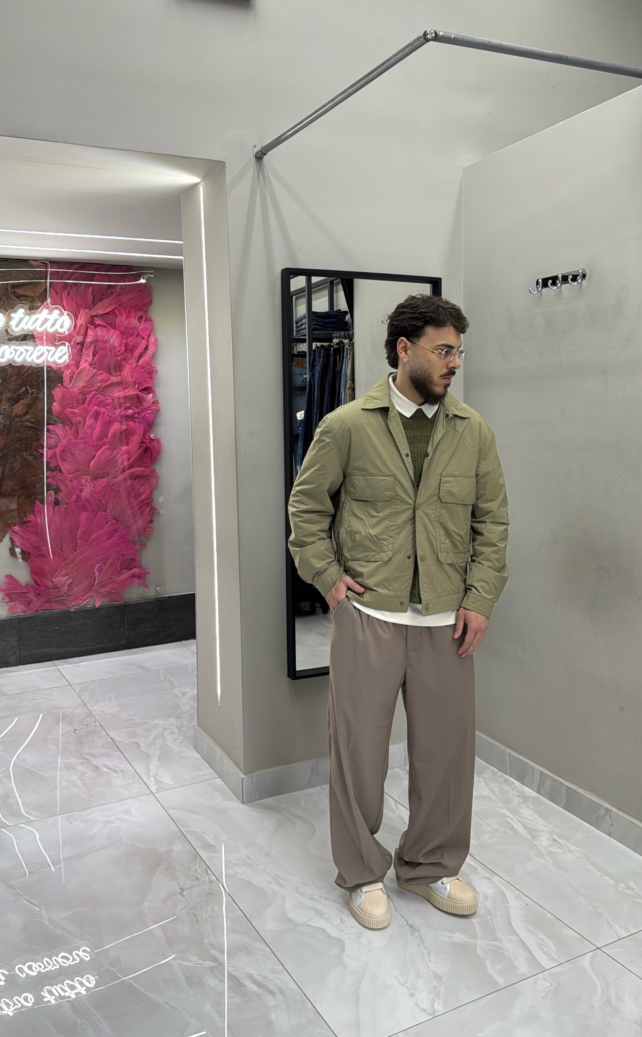 Outfit OUT OF OFFICE