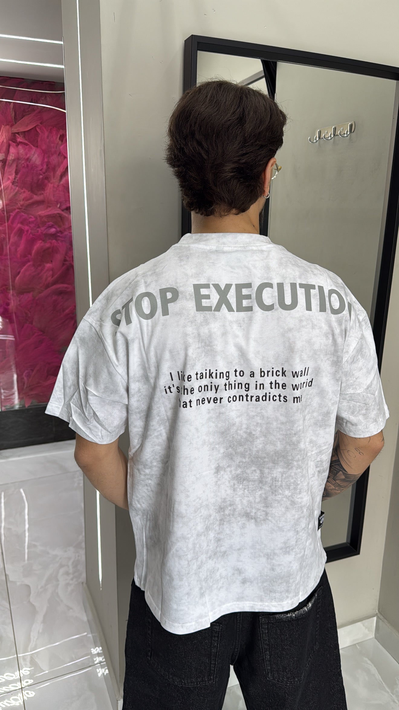 T-Shirt Never White